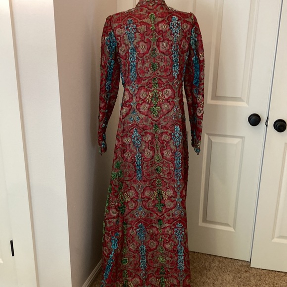 Gorgeous coat by Oscar de la Renta a collection piece - Picture 9 of 12